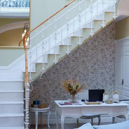 Boutique Iulia 5 Estrellas Hotel 5*