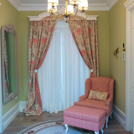 Boutique Iulia 5 Estrellas 5*