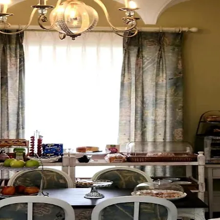 Boutique Iulia 5 Estrellas 5* Медина-де-лас-Торрес