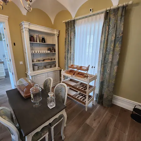 Boutique Iulia 5 Estrellas Hotel