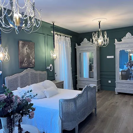 Boutique Iulia 5 Estrellas 5*