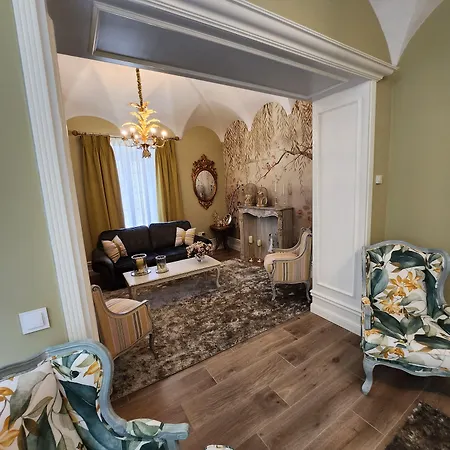 Hotel Boutique Iulia 5 Estrellas 5*